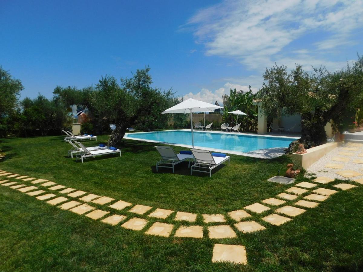 Orea Superior Rooms Kypseli Exterior foto